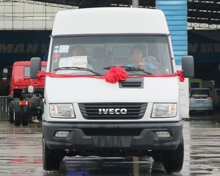 small-refrigerated-van-chassis00079722379